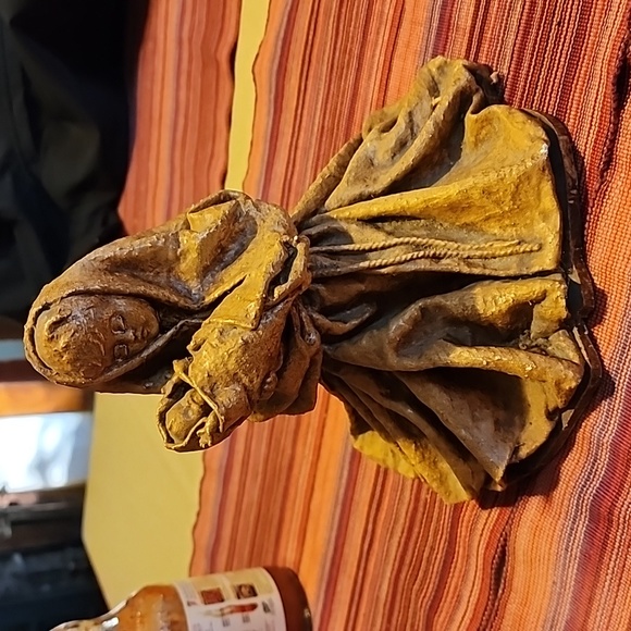 Mother Mary baby Jesus Statue - Picture 2 of 6